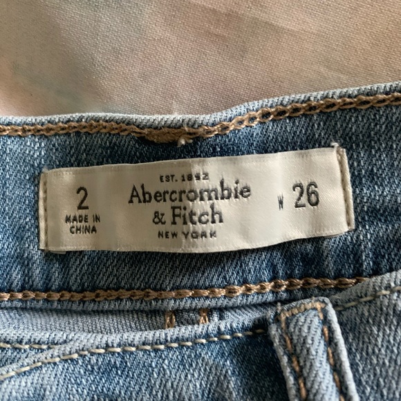 Abercrombie & Fitch denim shorts - Picture 3 of 4